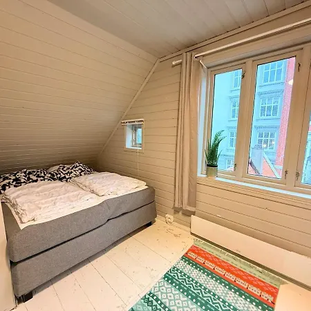 Live The History In Bergens Heart - Unique برغن