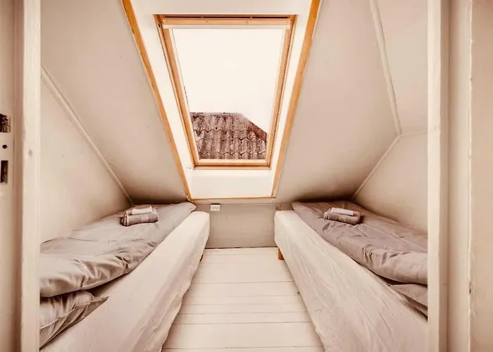 Live The History In Bergens Heart - Unique * برغن