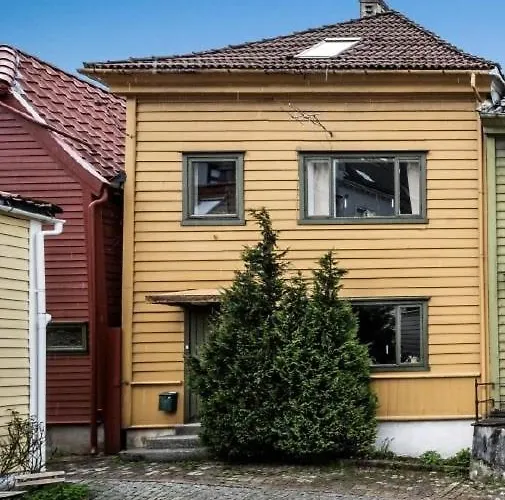 Live The History In Bergens Heart - Unique * برغن